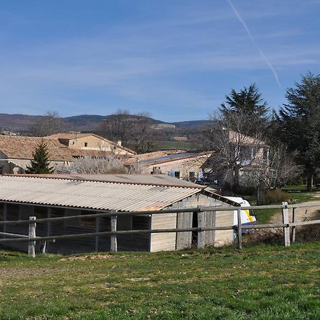 Le Petit Labouret Hotel Revest-du-Bion Buitenkant foto