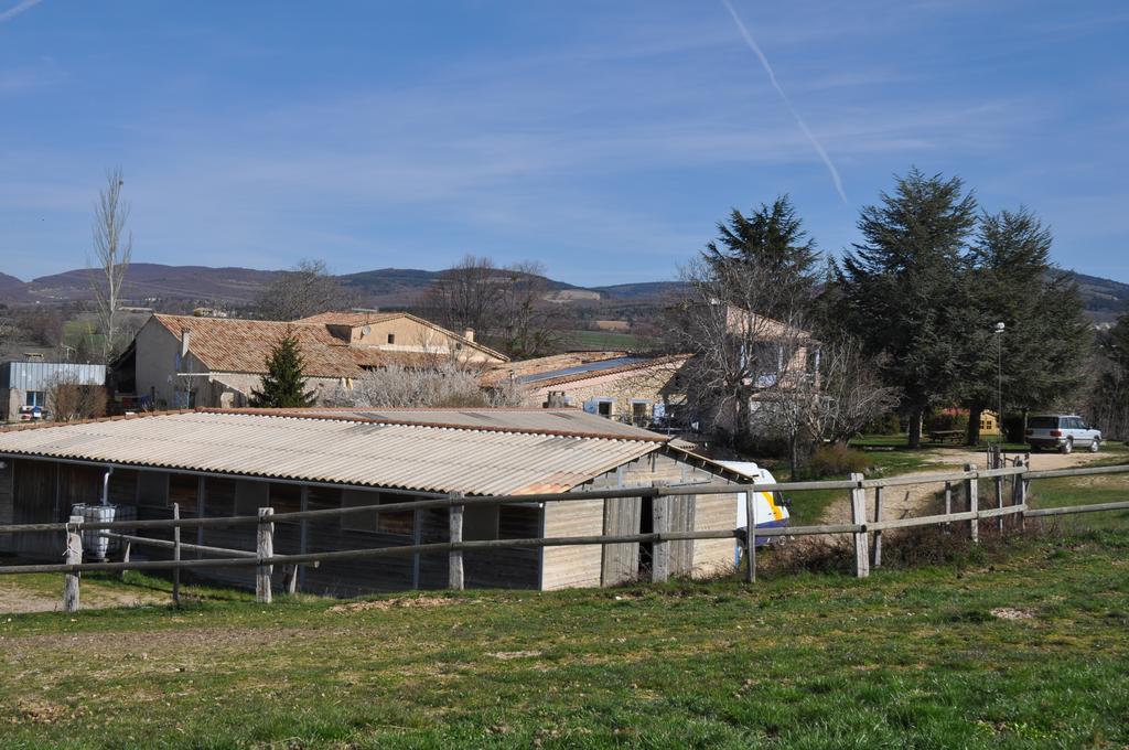 Le Petit Labouret Hotel Revest-du-Bion Buitenkant foto