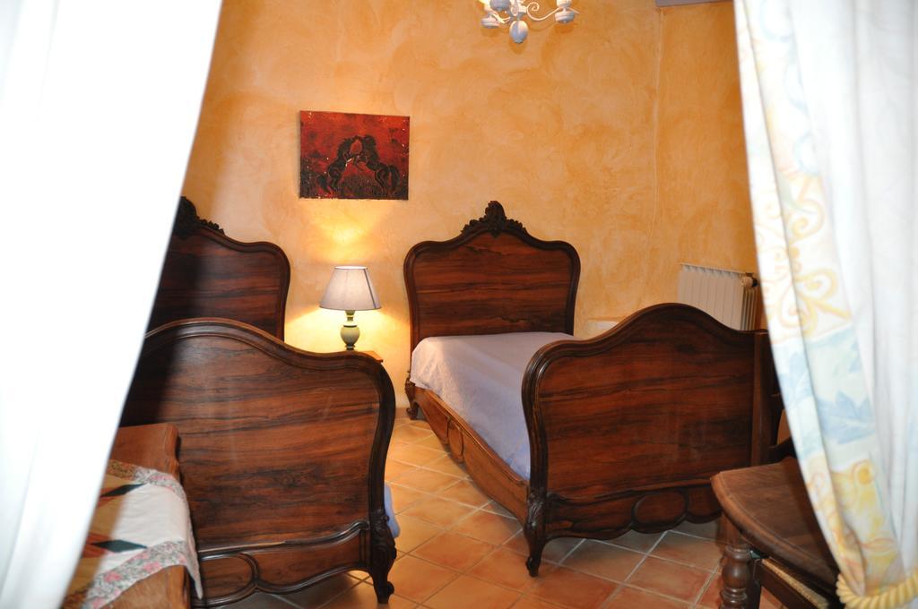 Le Petit Labouret Hotel Revest-du-Bion Buitenkant foto