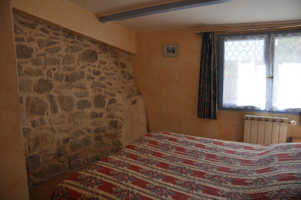 Le Petit Labouret Hotel Revest-du-Bion Buitenkant foto