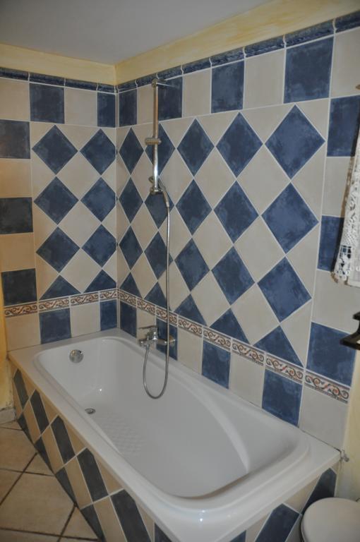 Le Petit Labouret Hotel Revest-du-Bion Buitenkant foto